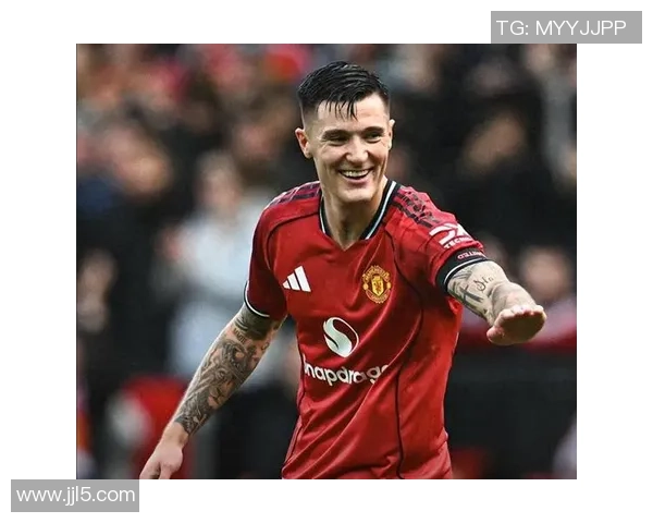 从霍伊伦到谢什科，曼联中锋一直逃不过 “耗材命”：B 费才是真・中锋杀手